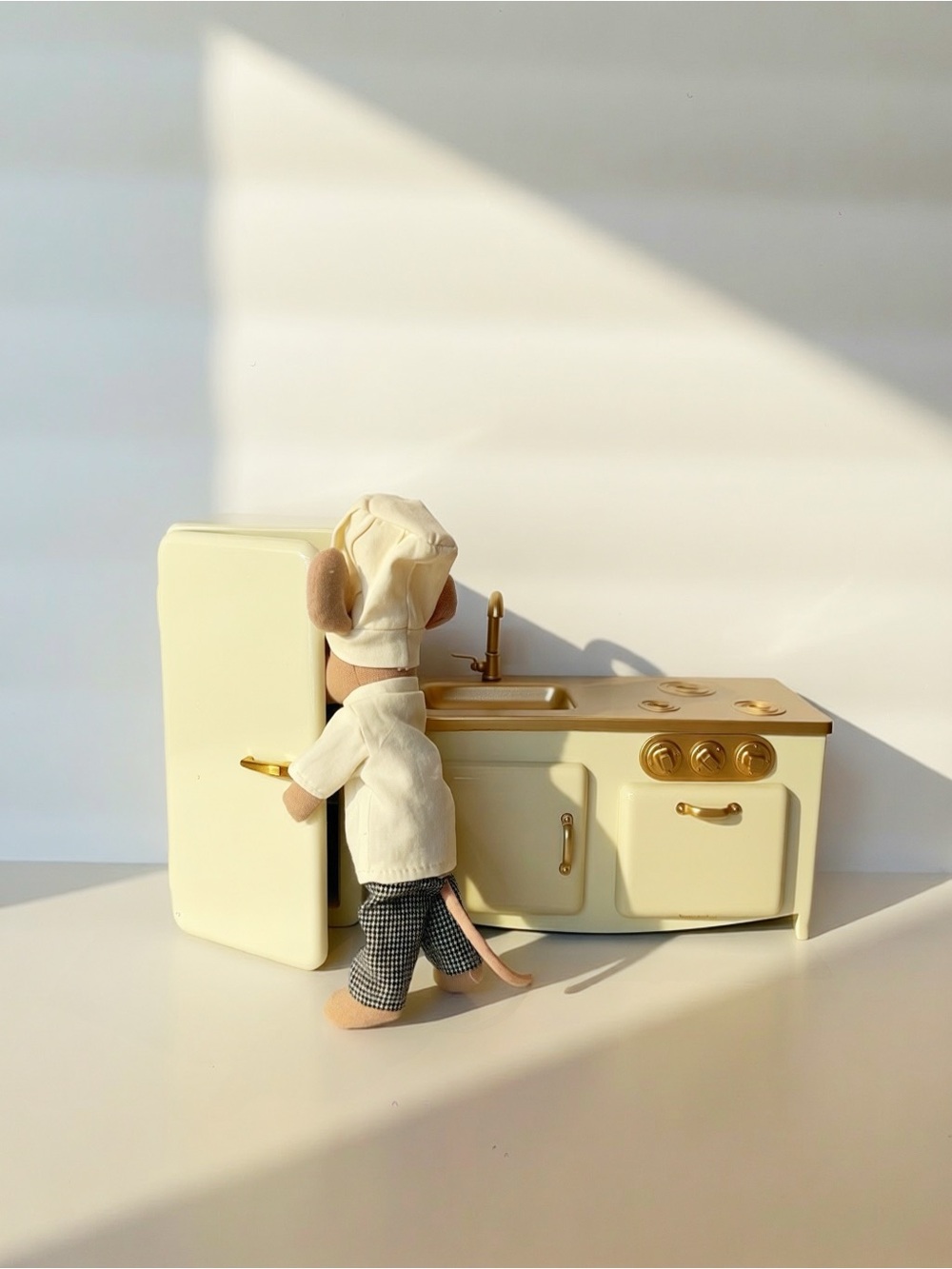 Miniature Metal Kitchen set